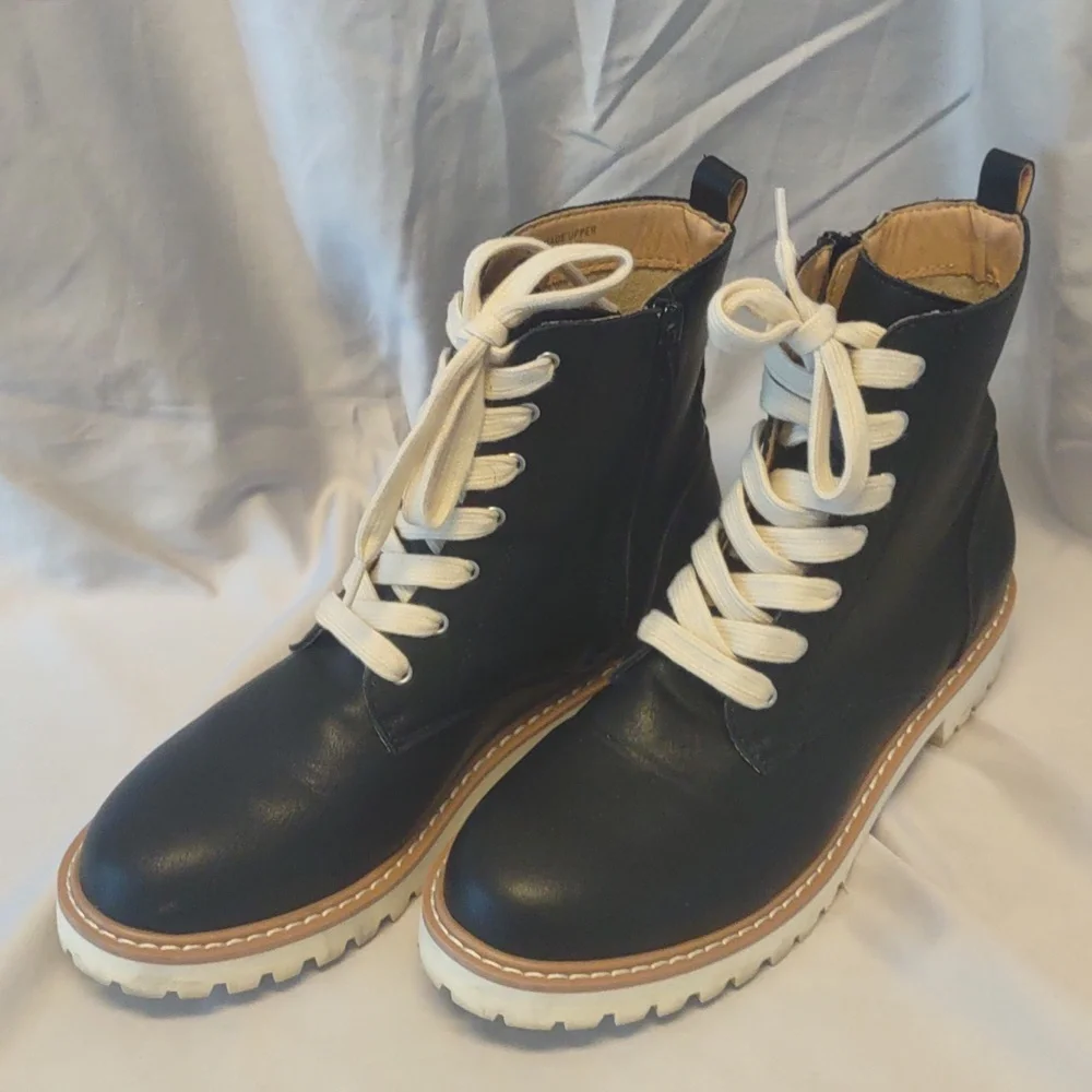 Oasis Society Women's Black Vegan Leather Combat Boots Size 7.5 Medium EUC - Picture 3 of 14